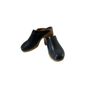 Vintage Holie navy blue Swedish clogs size 37 (6.5 US)